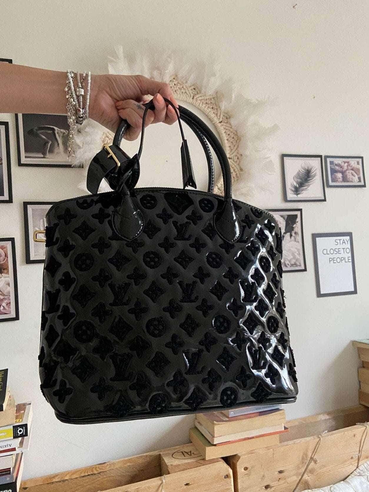 Louis Vuitton Limited Edition Monogram Vernis Fascination Lockit Bag - Tracesilver