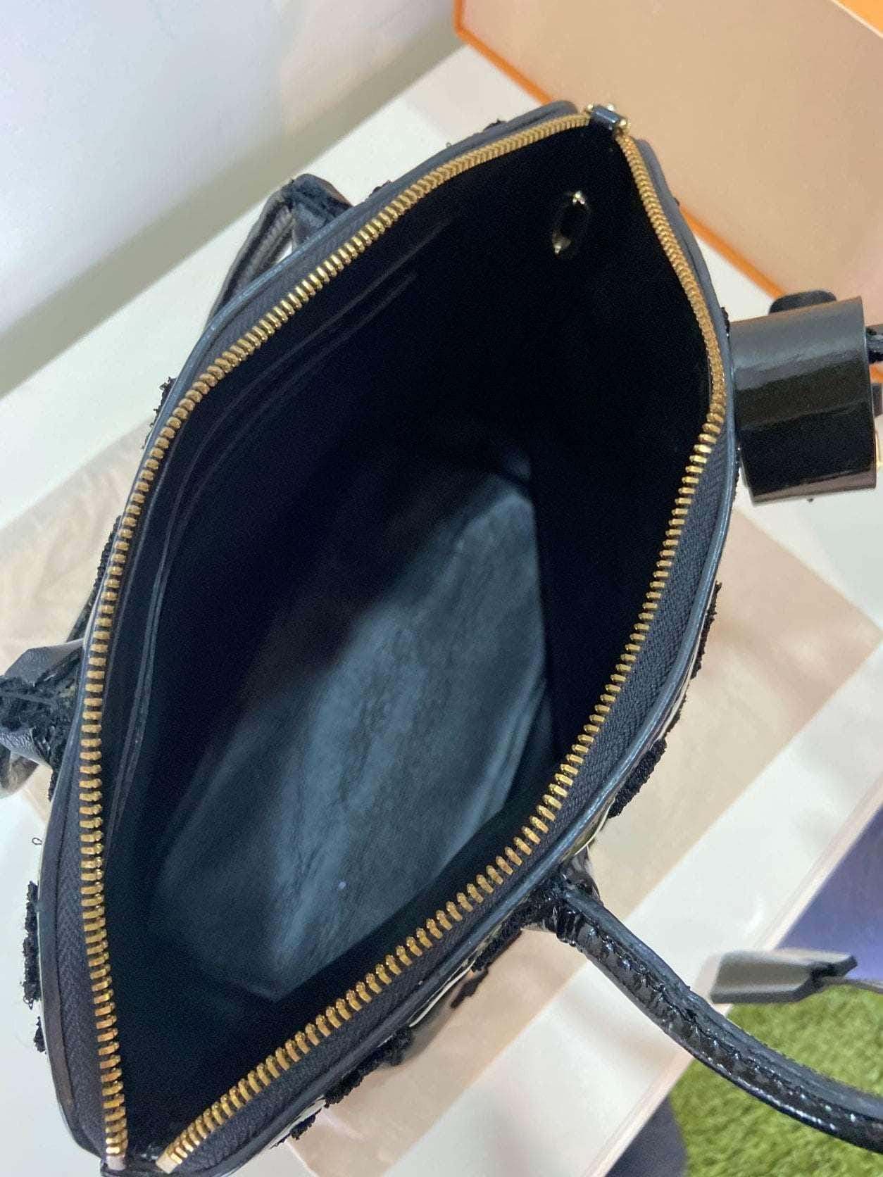 Louis Vuitton Limited Edition Monogram Vernis Fascination Lockit Bag - Tracesilver