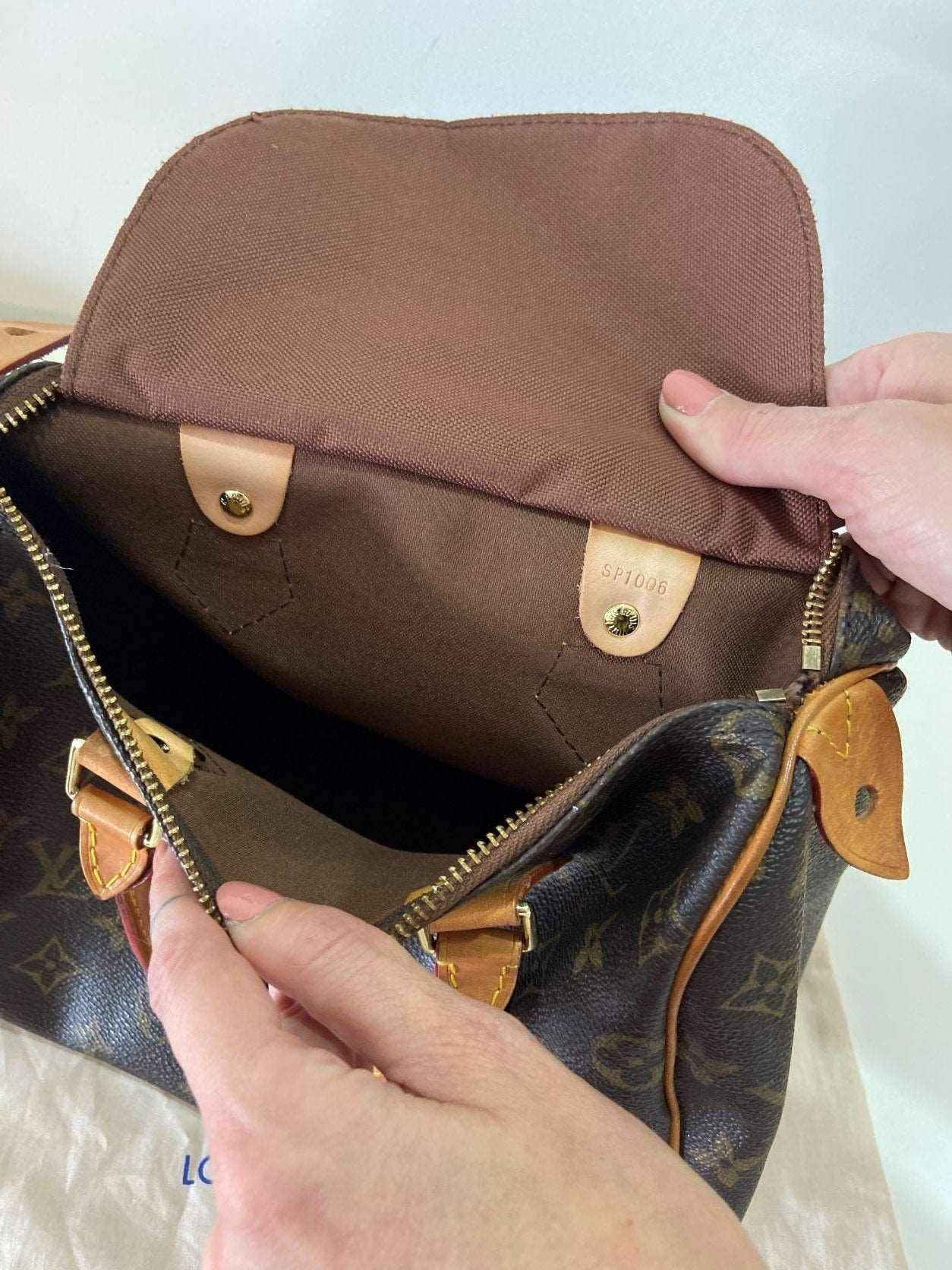 Authentic Louis Vuitton Monogram Speedy 25 Handbag - Tracesilver