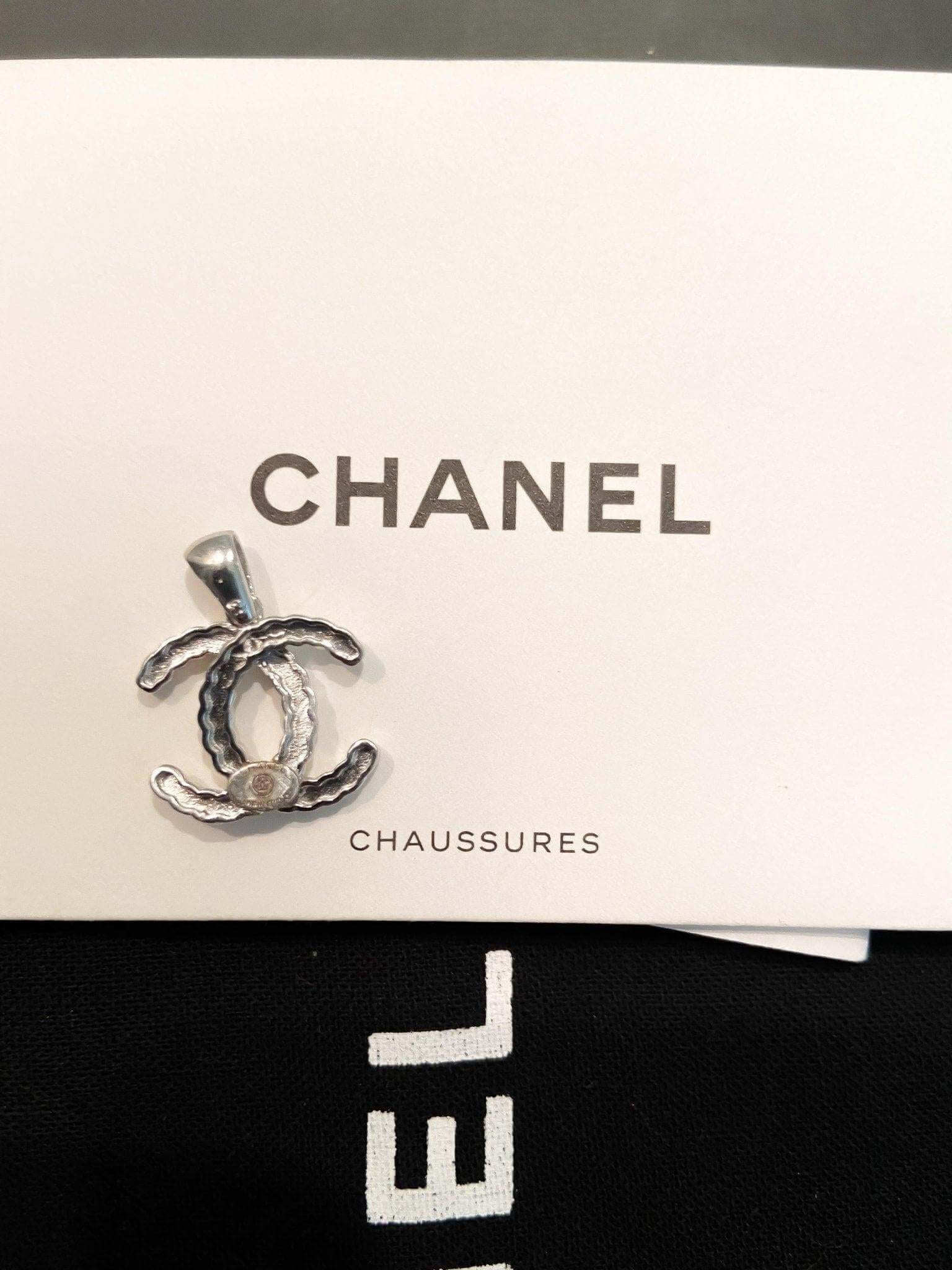 Vintage Chanel Set 925 sterling silver pendant with Chanel logo on packaging
