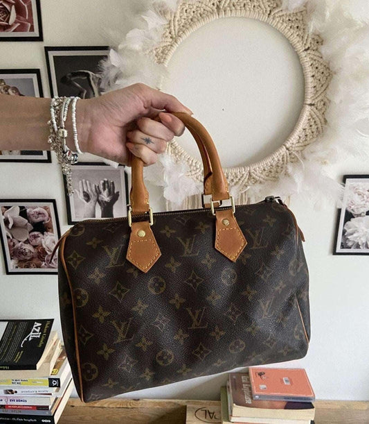 Authentic Louis Vuitton Monogram Speedy 25 Handbag - Tracesilver