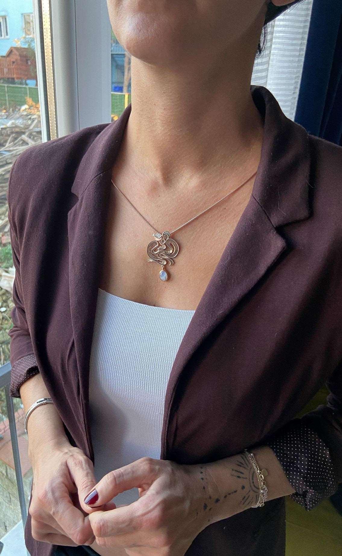 Custom Design Family Moonstone Necklace For Women, 925 Sterling Silver Moonstone Family Pendant Jewelry For Her, Family Jewelry Necklace - Tracesilver