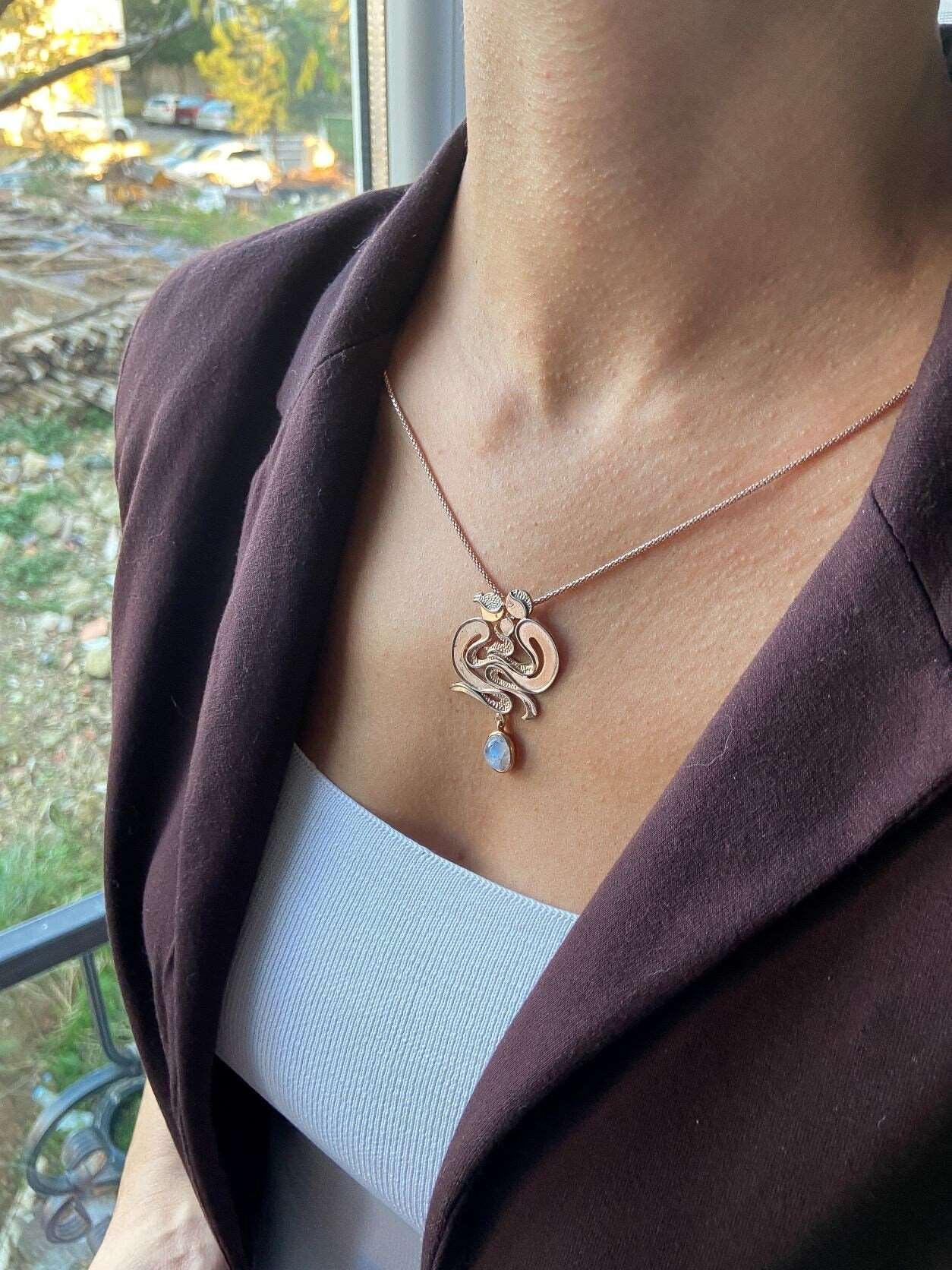 Custom Design Family Moonstone Necklace For Women, 925 Sterling Silver Moonstone Family Pendant Jewelry For Her, Family Jewelry Necklace - Tracesilver