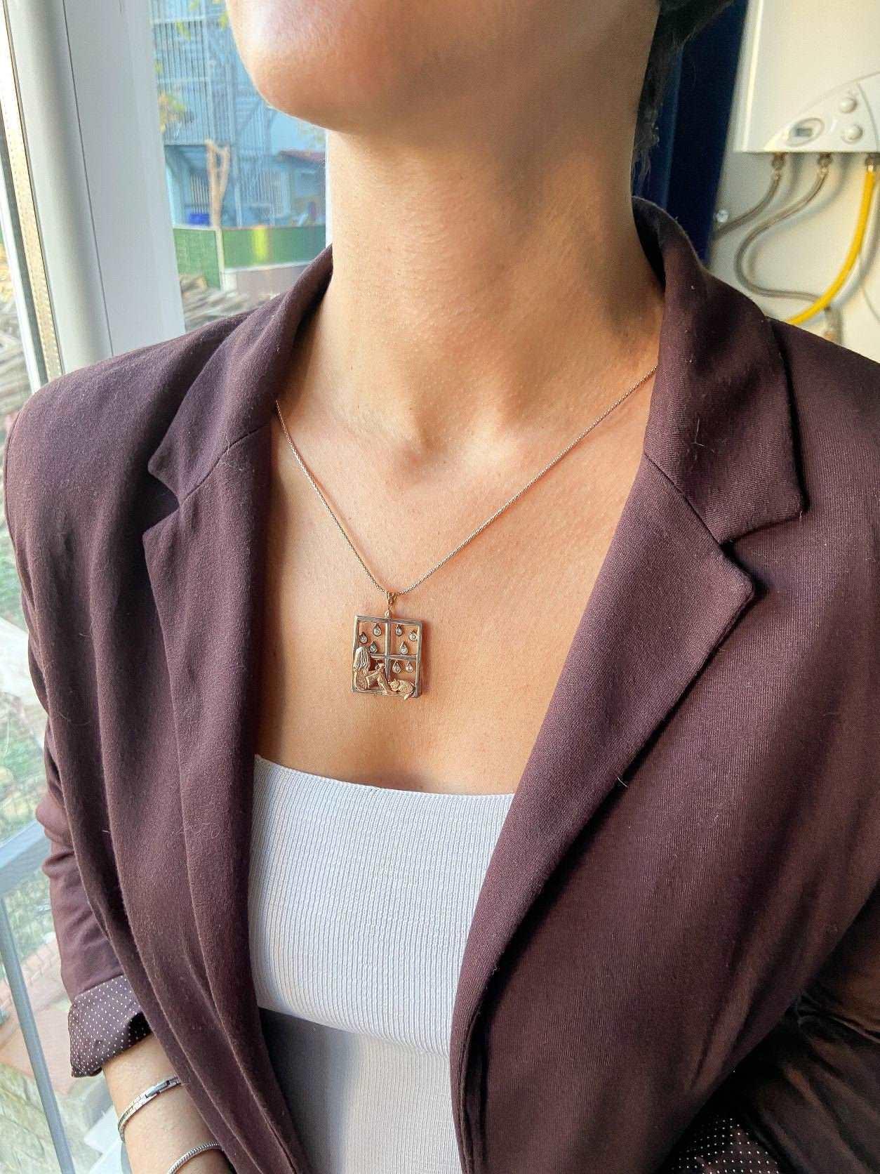 Custom Story Design Moving Her Watching Rain Ladies Necklace For Women Jewelry, Girl Gift Pendant - Tracesilver