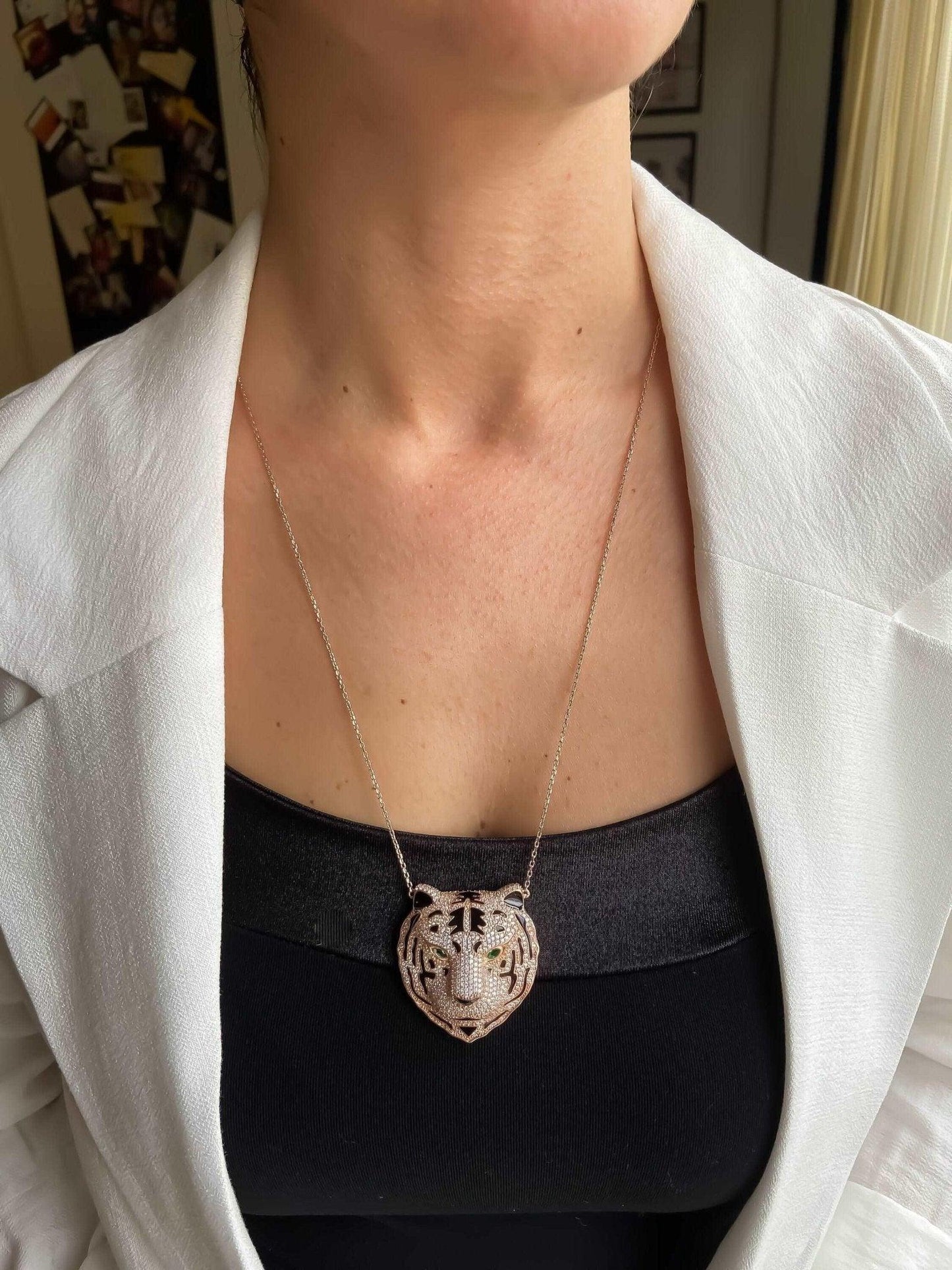 Leopard Head Emerald Eye Nacre Working Necklace, Unique Desing Handmade Jewelry Leopard Pendant For Women - Tracesilver